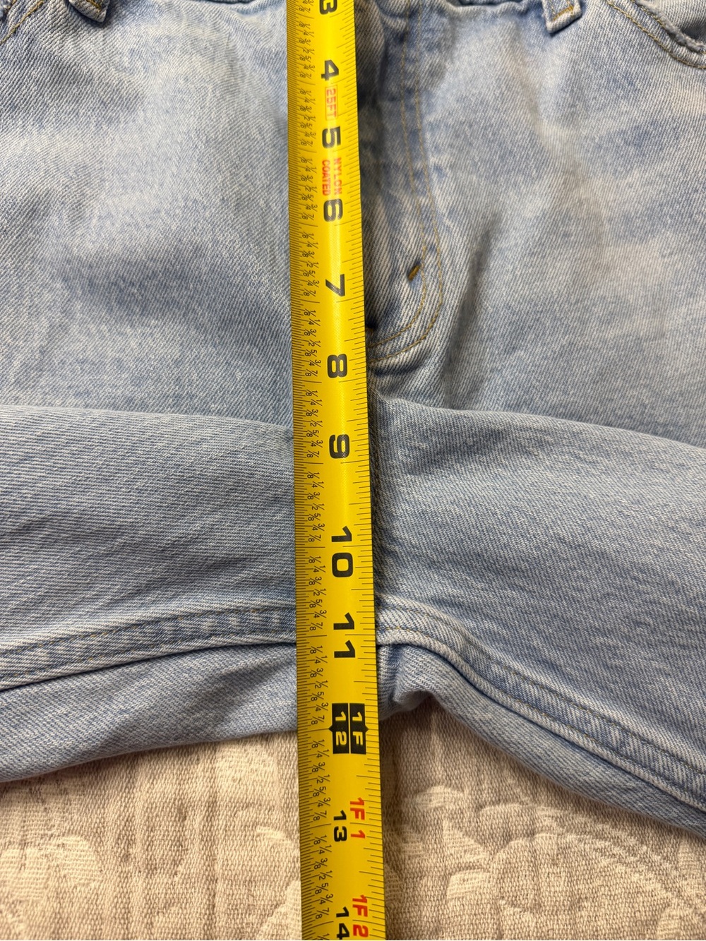 Abercrombie & Fitch Women's Low Rise Baggy Jeans - Light
Wash - Size 12 - Picture 9 of 10